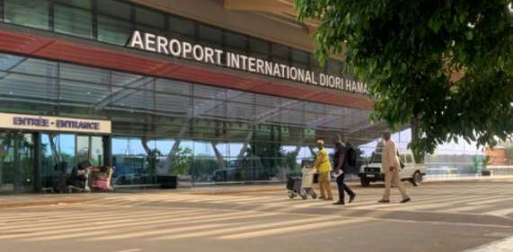 Al-Qaeda-linked jihadists attack Niger airport, 11 soldiers k