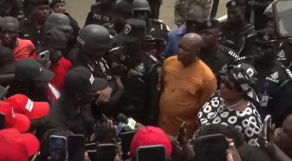 “Democracy Under Attack” demo: Nominating presidential staffer to receive our petition is disrespectful — NPP blasts presidency