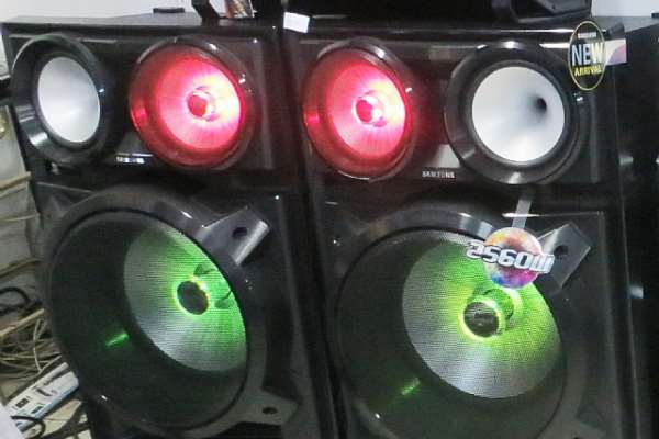 samsung giga sound speakers