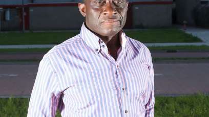 Dennis Depay: Memphis' Ghanaian father calls Man United star a liar