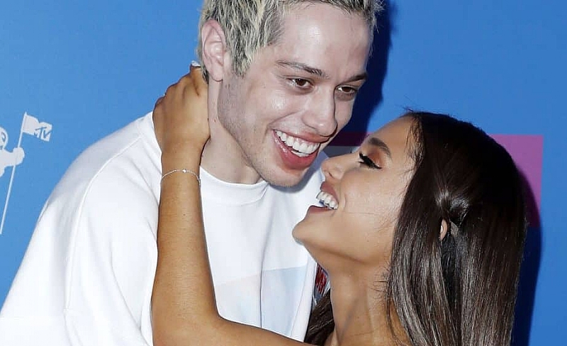 Ariana Grande & Peter Davidson Call Off Engagement