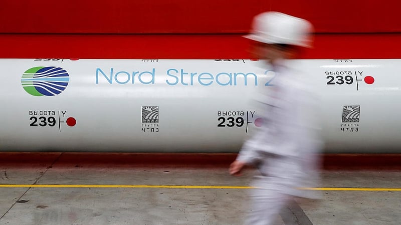 Are China and the United States trying to tear the European Union apart?