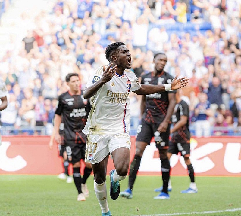 Ghana star Ernest Nuamah scores debut Lyon goal in home draw against ...