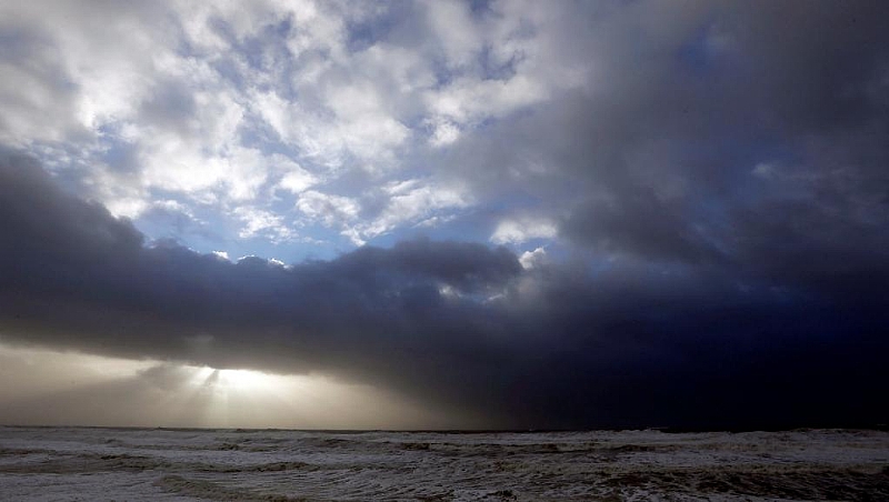The man who looks at clouds