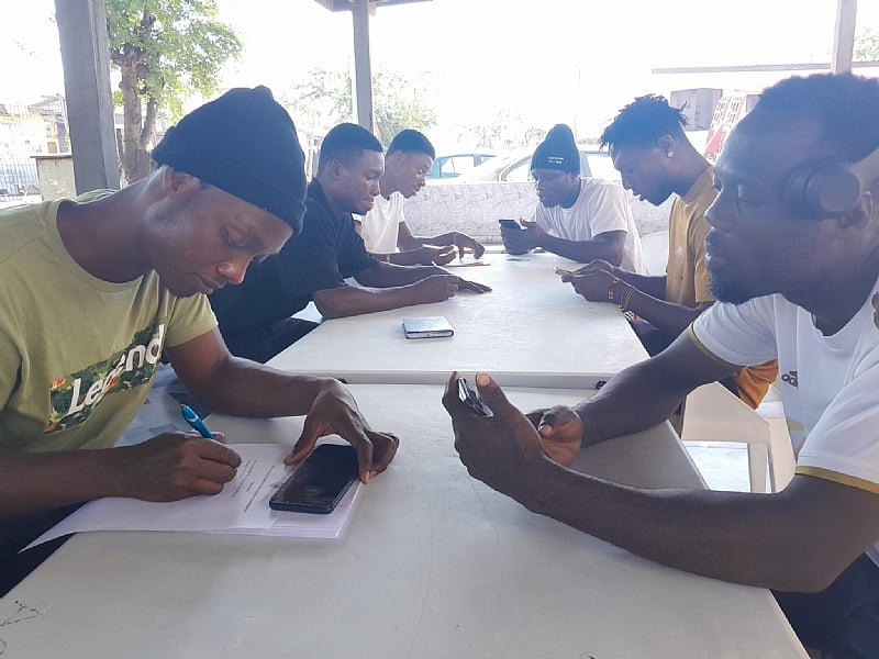 Boxers fully support health screening sponsored by Star Assu...