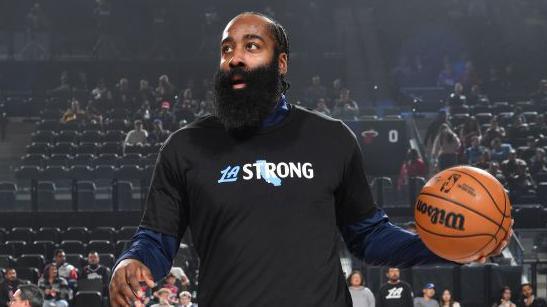 ロサンゼルス・レイカーズとロサンゼルス・クリッパーズがNBAアクションに復帰