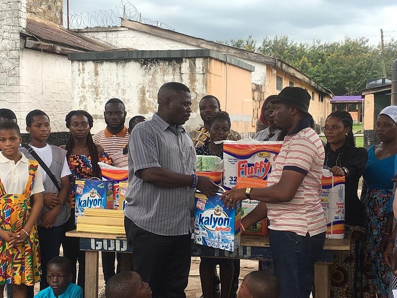 ARS Youth Ministry Donates To Akuse Prisons