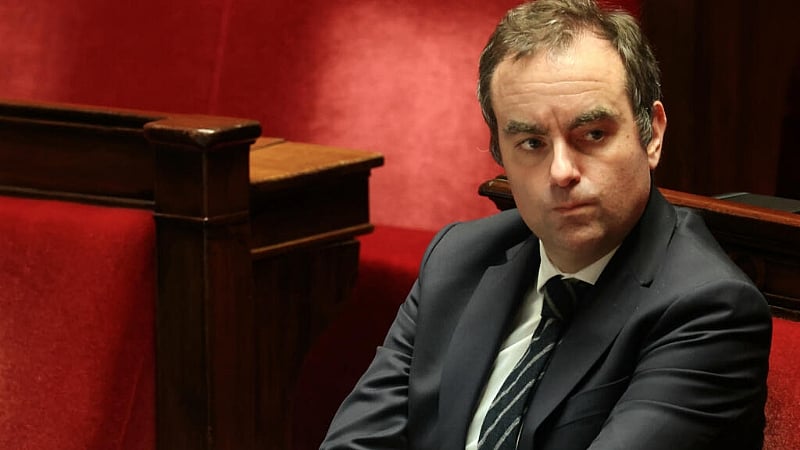 France says parliamentary approval of budget is 'impossible'