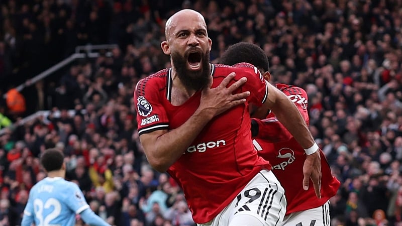 Manchester United claim bragging rights over City with stunning derby win