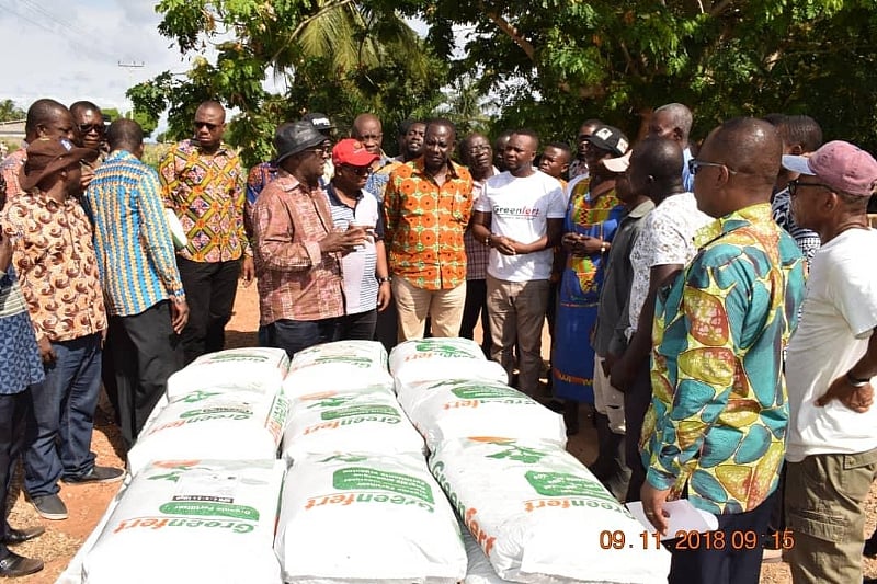 Agric Minister Presents 500 Fertilizer Bags to Planting for Food and