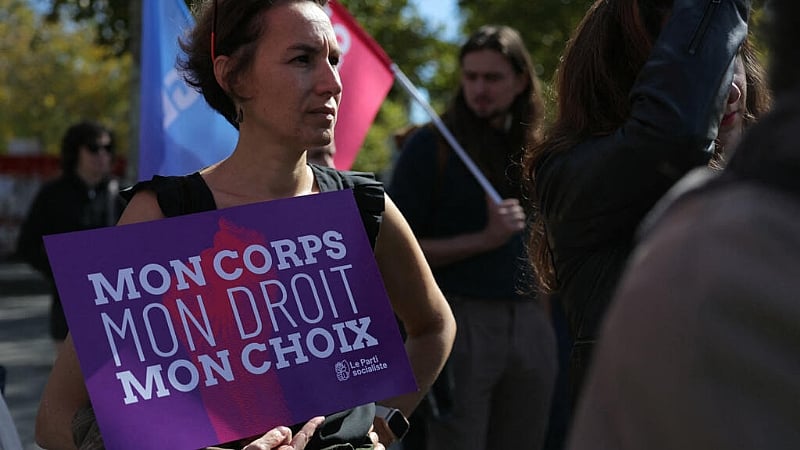 French parliament unanimously exonerates women punished for abortion