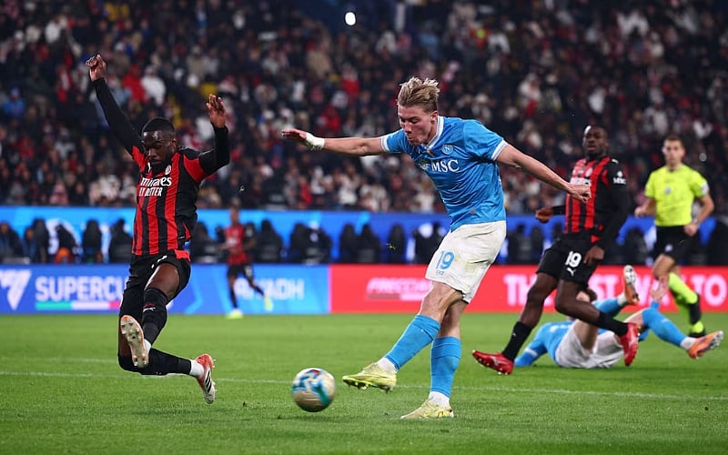 Hojlund helps Napoli sink Milan to reach Italian Super Cup final