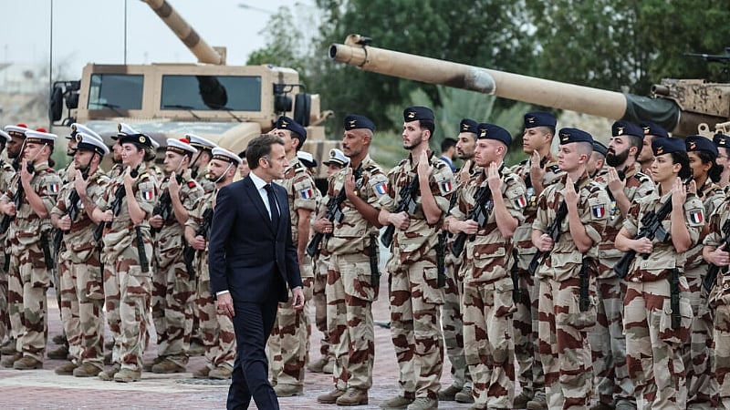 Macron in United Arab Emirates for bilateral talks, Christmas with French troops