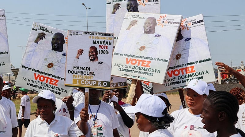 Guinea's presidential candidates hold final rallies before vote