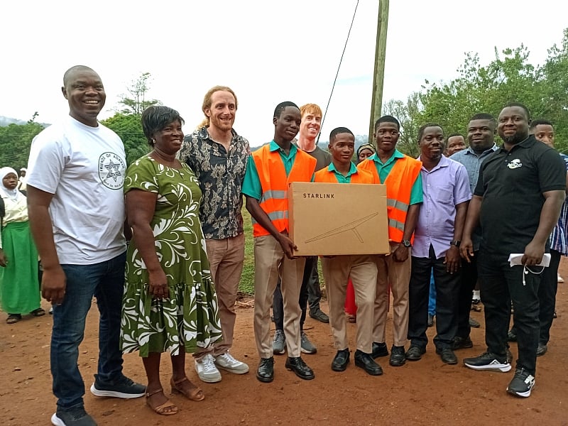 SpaceX Engineers introduce students to building rockets, STEM innovation in