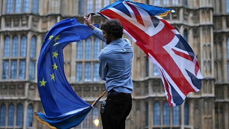 EU's 27 states give the green light to Christmas Eve Brexit deal