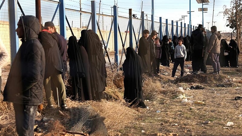 Transfer of IS prisoners to Iraq puts renewed pressure on European governments