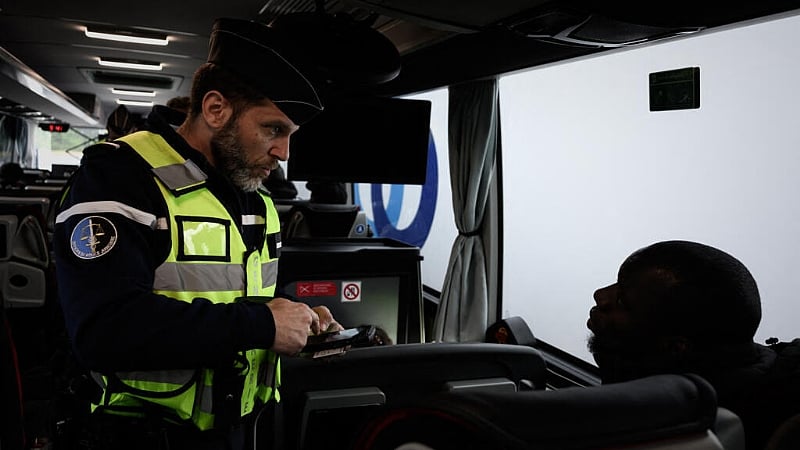 Mixed picture for migration in France as permits rise and enforcement steps up