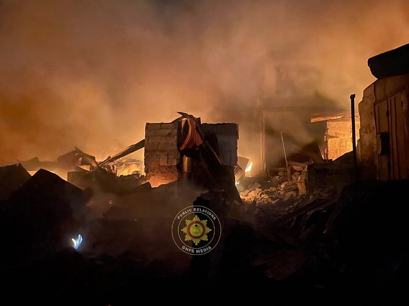 Another major fire hits Kumasi as blaze engulfs Anwona Marke...
