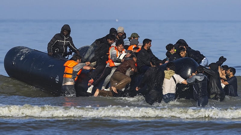 French authorities rescue over 6,000 migrants crossing English Channel in 2025