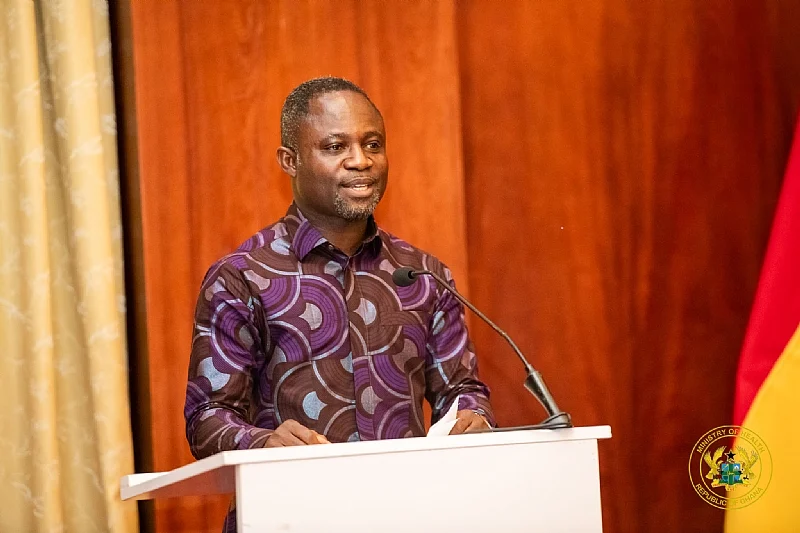 Health Minister gifts young Doctor GH¢5,000 in Paga 