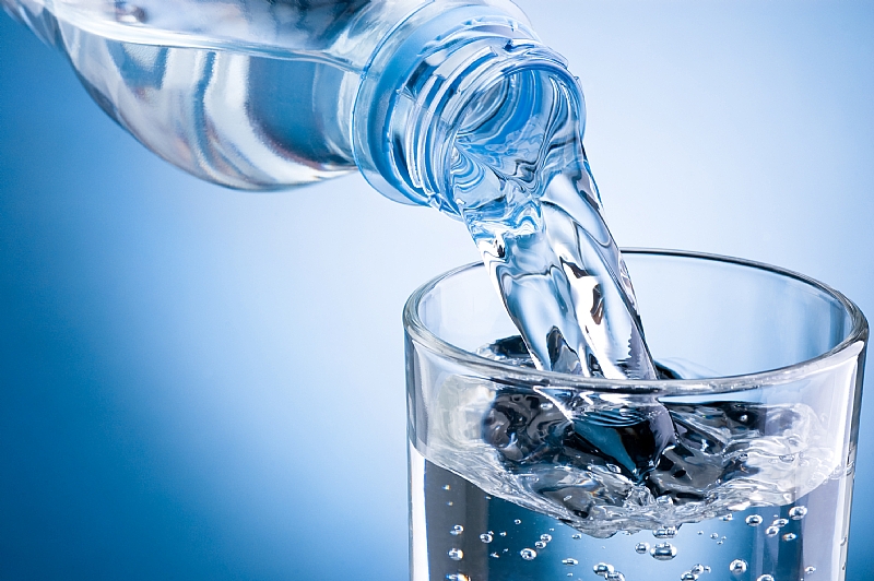 9 Signs You Are Drinking Too Little Water