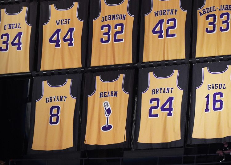 banner lakers retired number
