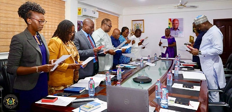 Fisheries Minister swears in new fisheries commission board under revised la