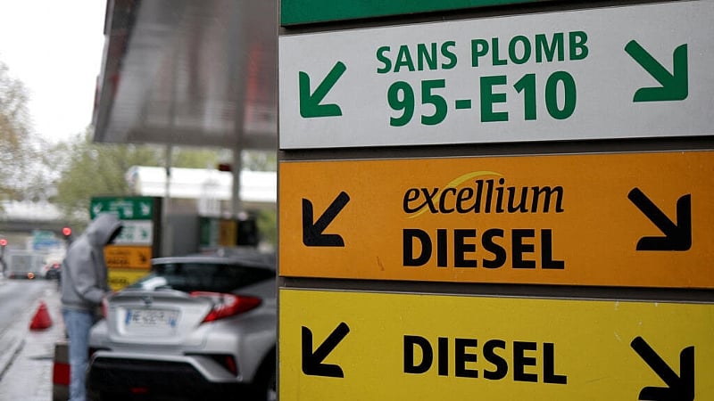 Petrol stations reject French government plan to cap profit margins on fuel