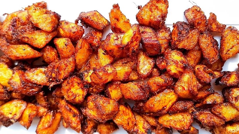 Kelewele, a spicy heartbeat Ghanaian street cuisine often loyal to night travelers, wanderers