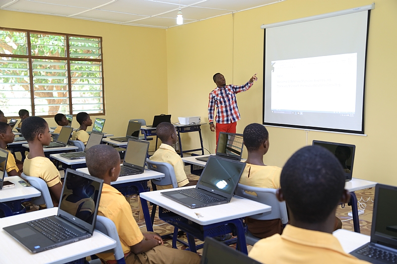 ghana-school-equipped-with-all-inclusive-computer-lab