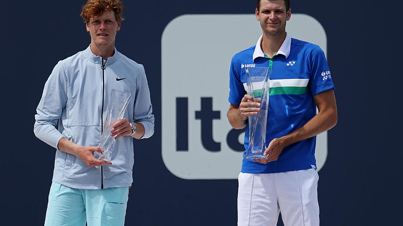 Hurkacz sees off Sinner to lift Miami Masters crown