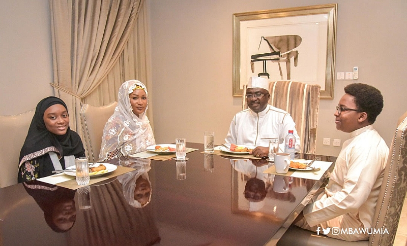 Bawumia In New Normal Iftar With Wife And Children