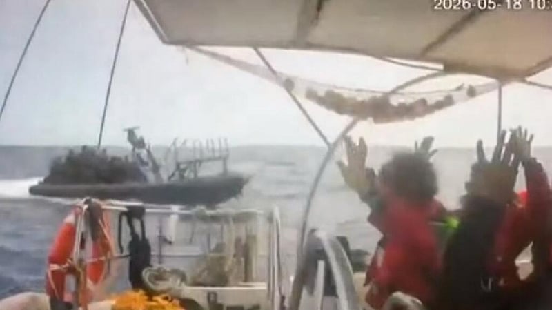 French foreign minister hits out at treatment of activists on Gaza flotilla