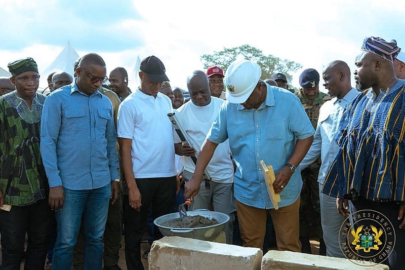 President Mahama cuts sod for construction of 24-Hour Econom...