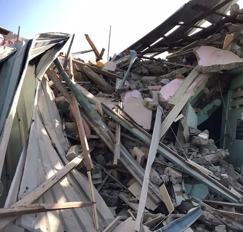 Winneba:15 escape death after two-storey building collapsed - Vimarsana News