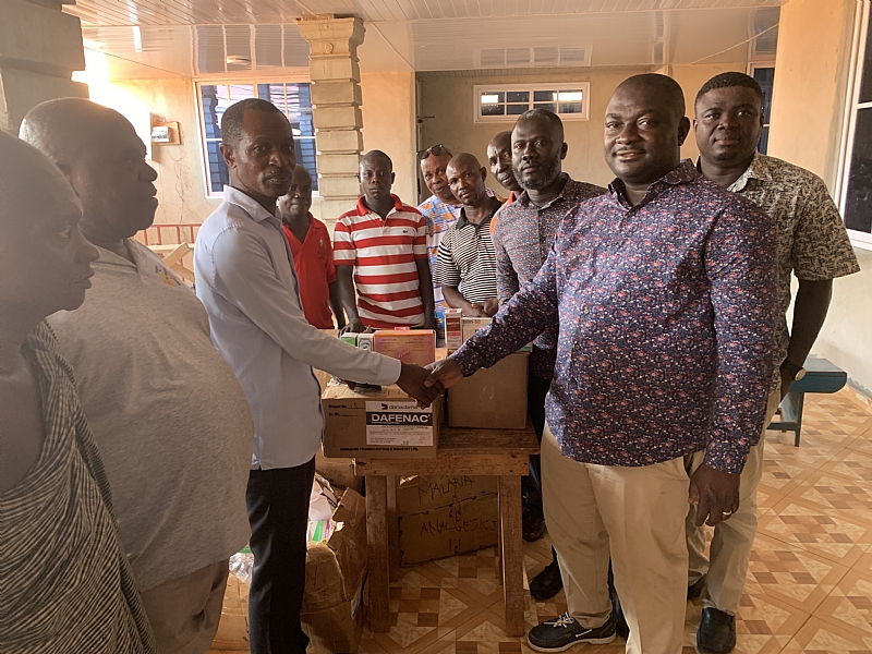 Kwahu Professionals Donate Ghs50,000 Worth Of Medicines To Health ...