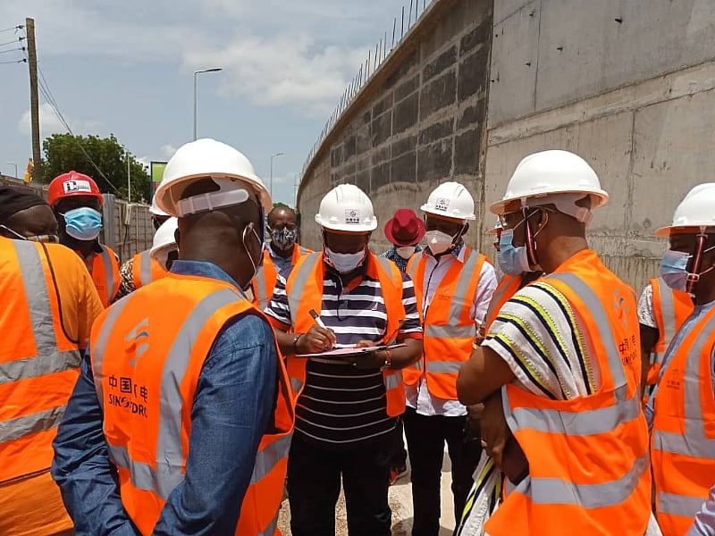 How to eat a tamale image