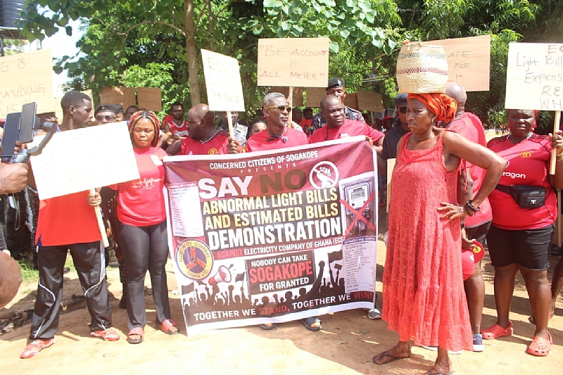 V/R: Sogakope residents storm ECG office over alleged overbilling, poor ...