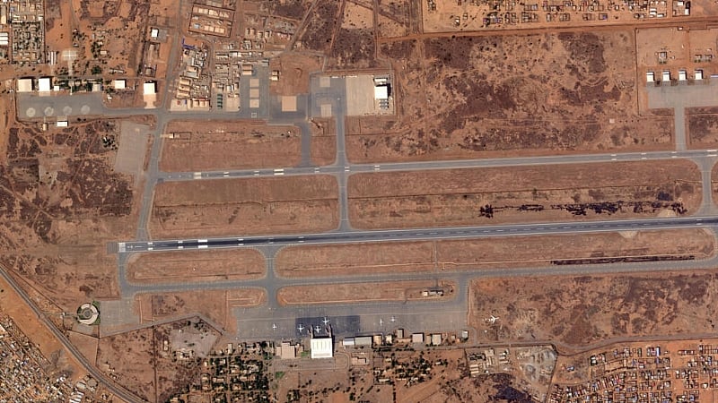 Explosions and gunfire heard at airport in Niger's capital Ni