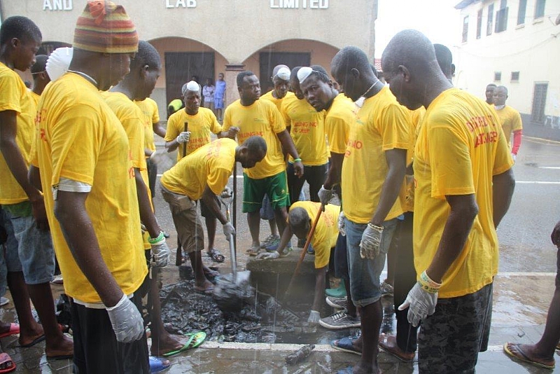 Vivo Energy Staff And Host Community Embark On A Clean-Up Exercise