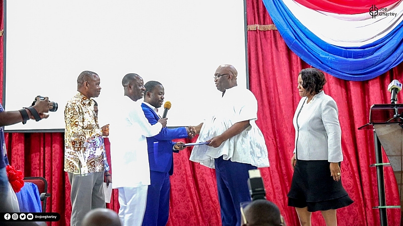 NPP flagbearer race: Joe Ghartey picks nomination form; pledges to fight poverty, unite Ghana - Vimarsana News