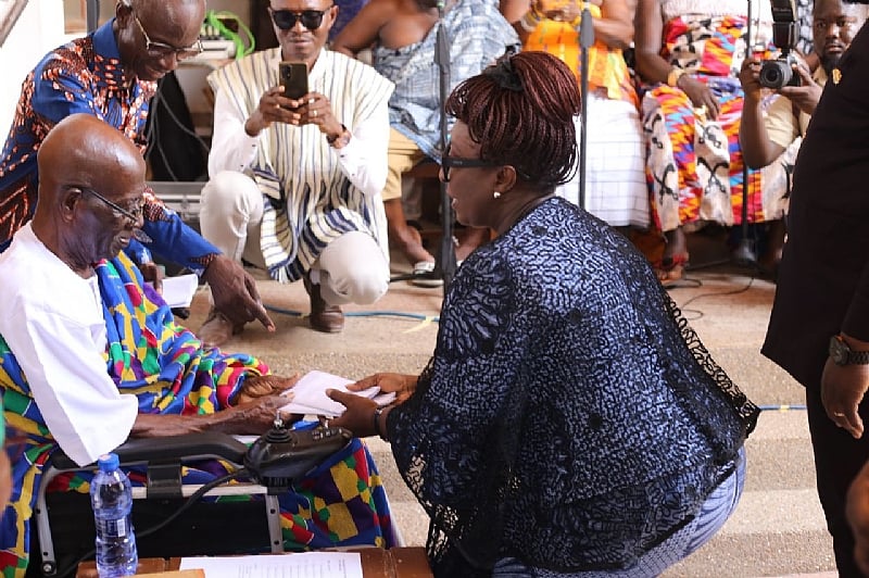 Tourism Minister visits highlife legend Agya Koo Nimo