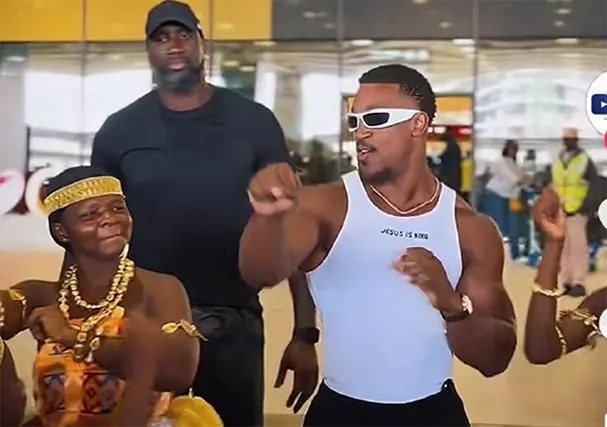 US Fitness Star Ashton Hall Touches Down in Accra to Begin Africa Tour with Colourful Kete Welcome
