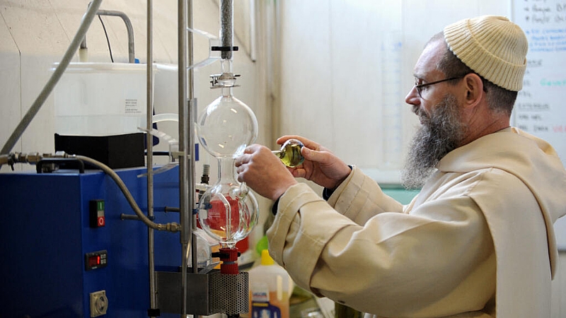 Why US drinkers are thirsty for Chartreuse, the liqueur made by French monks - Vimarsana News