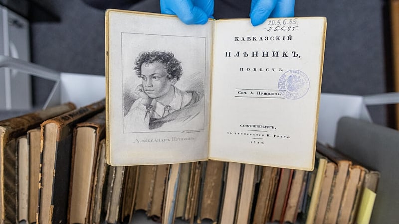 French court tries seven Georgians over theft of rare Russian books