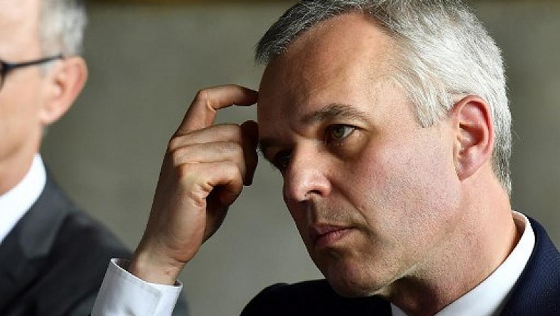 French PM summons minister over lobster and champagne reports