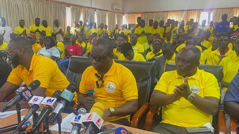 Top govt officials, security operatives seize small-scale Mi...