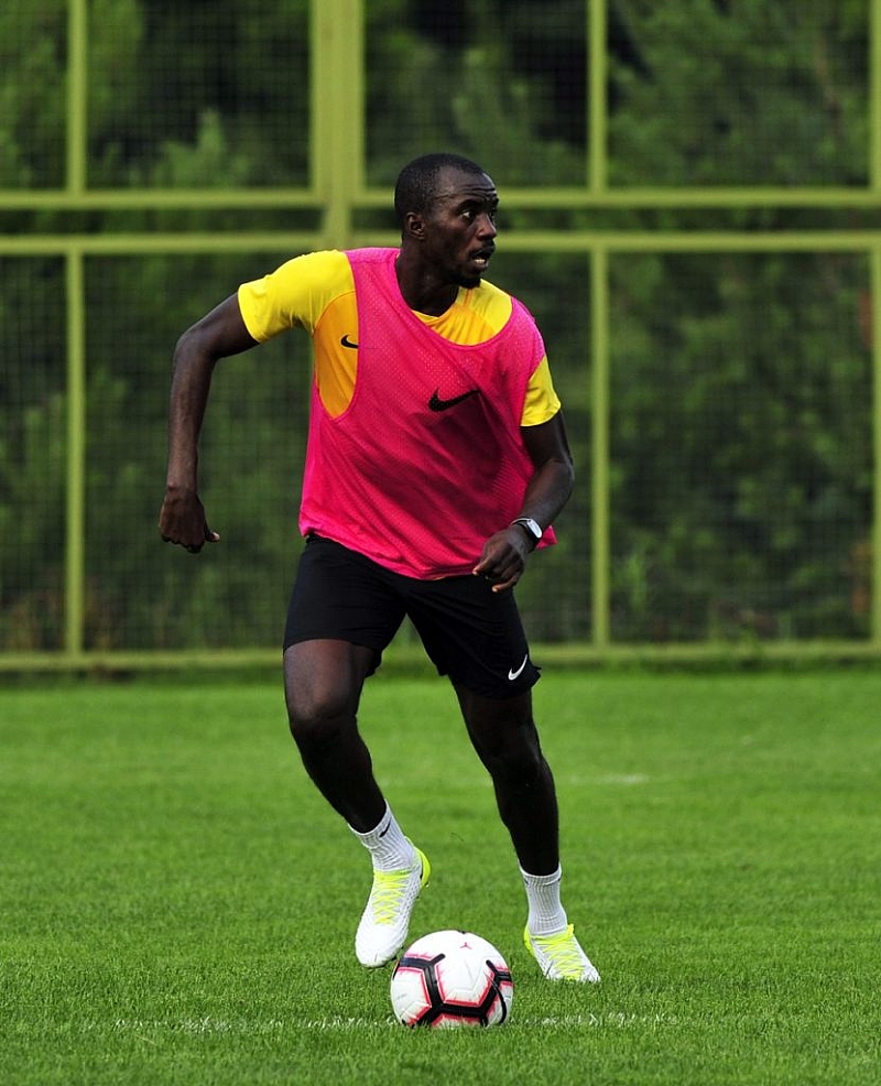 Rabiu Mohammed ReSigns For Russian Giants Anzhi Makhachkala After TWO