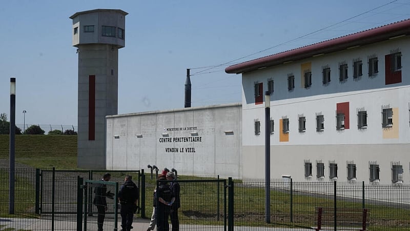 France transfers first drug traffickers to be isolated in ul...